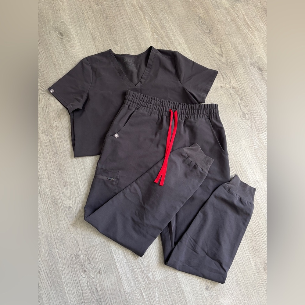 Figs Women Scrub Set (Gray)